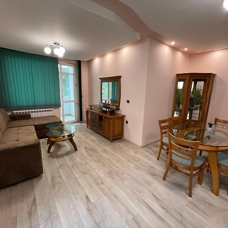 Апартамент За Гости Трапезица Мак Veliko Tărnovo Esterno foto